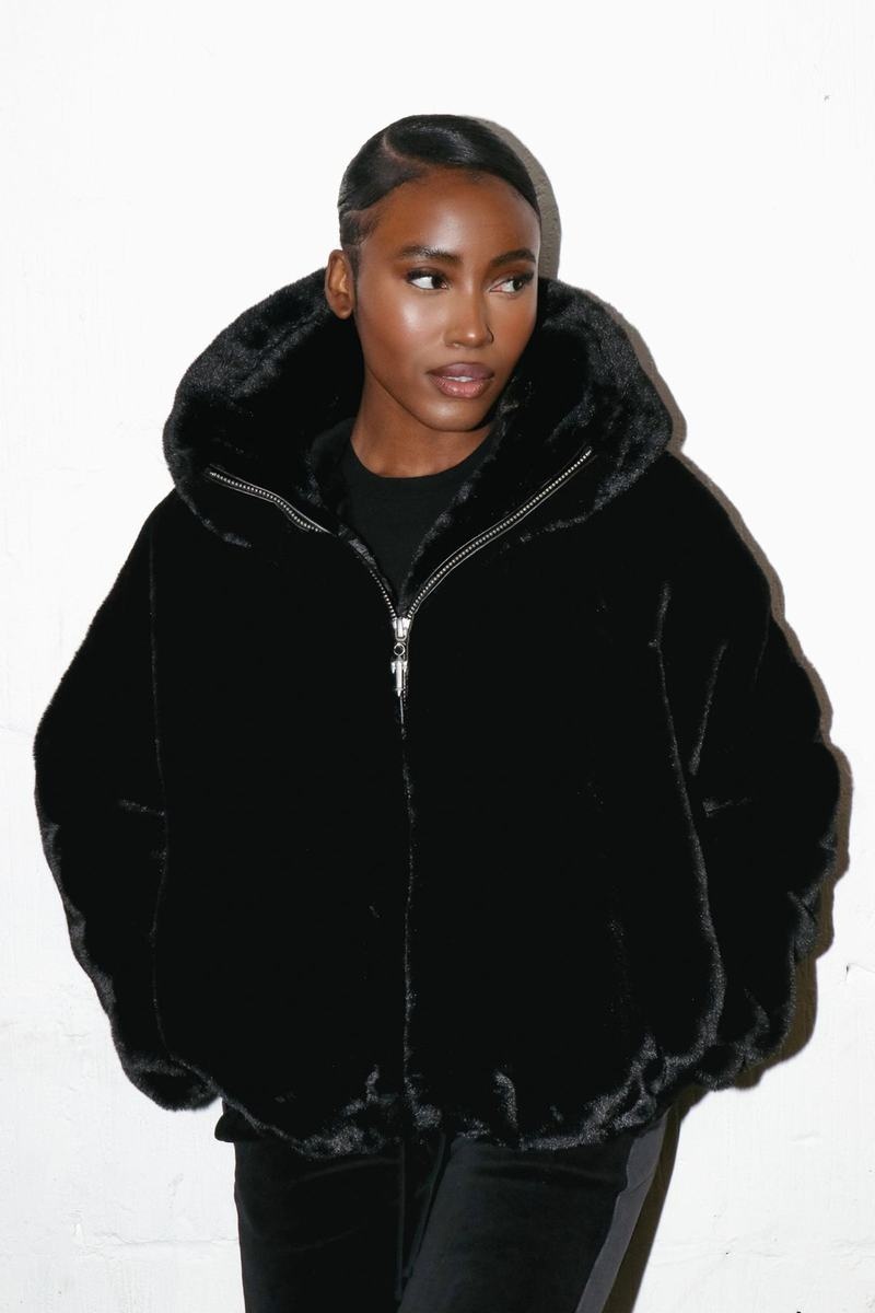 Kurtki Trapstar Irongate T Oversized Fur Coat Damskie Czarne | Poland-946531